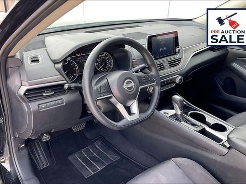 Used 2024 Nissan Altima 2.5 SV FWD image 14