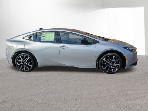 New 2026 Toyota Prius Plug-In Hybrid image 4