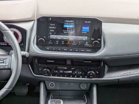 Used 2023 Nissan Rogue Platinum w/ Platinum Premium Package FWD image 20