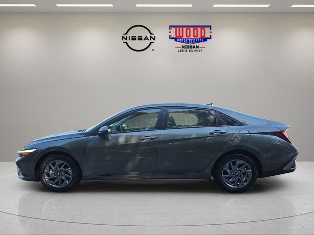 Used 2024 Hyundai Elantra SEL FWD image 5