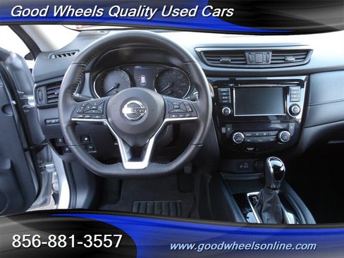 Used 2018 Nissan Rogue SV w/ Sun & Sound Touring Package image 14