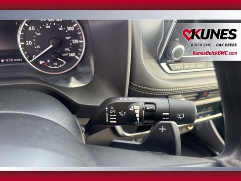 Used 2024 Nissan Rogue SV image 15