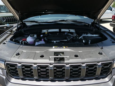 New 2026 Jeep Grand Cherokee L Limited w/ Limited Altitude Package AWD/4WD image 24