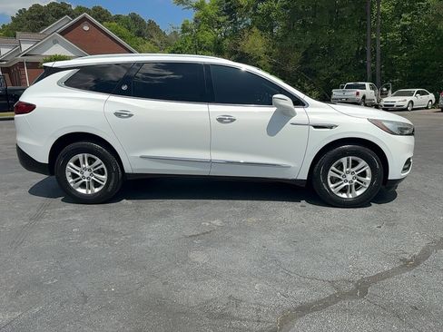 Used 2018 Buick Enclave Essence FWD image 4