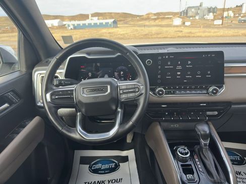 Used 2024 GMC Canyon Denali image 12