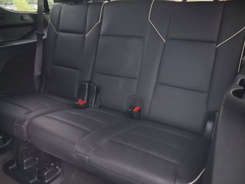 Used 2024 Cadillac Escalade Premium Luxury RWD image 27