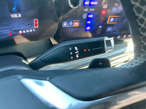 Used 2024 Chevrolet Traverse LT image 20