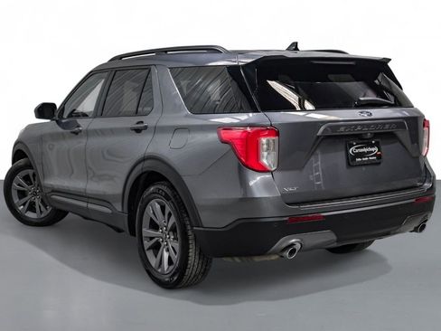 Used 2021 Ford Explorer XLT w/ Equipment Group 202A image 8