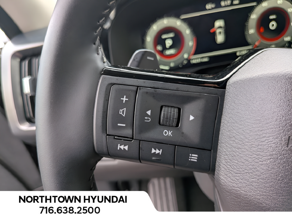 Used 2026 Nissan Pathfinder SL AWD/4WD image 25