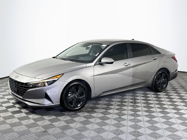 Used 2021 Hyundai Elantra SEL FWD image 4