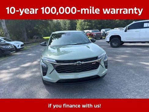 Used 2024 Chevrolet Trax RS w/ Sunroof Package FWD image 10