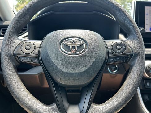 Used 2025 Toyota RAV4 XLE AWD/4WD image 23