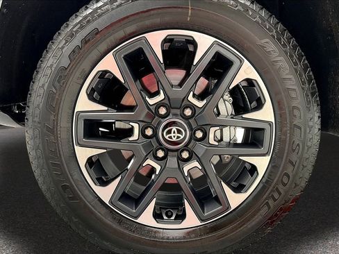 Used 2026 Toyota Tundra Limited AWD/4WD image 36