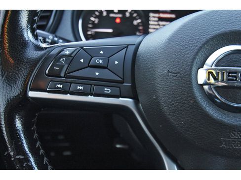 Used 2022 Nissan Rogue Sport SV w/ Technology Package image 18