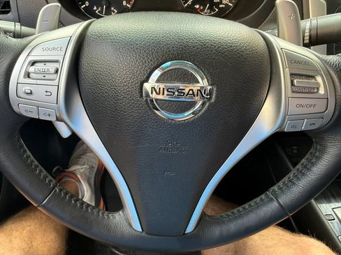 Used 2017 Nissan Altima 3.5 SL FWD image 12
