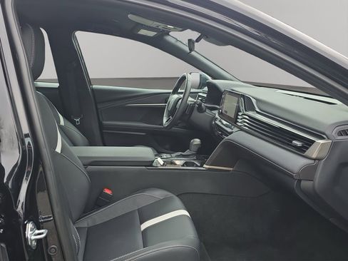 Used 2025 Toyota Camry SE image 19