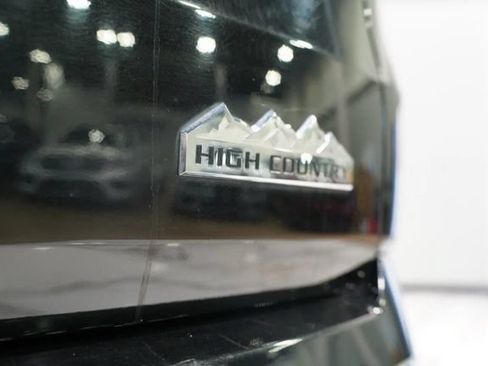 Used 2021 Chevrolet Traverse High Country w/ LPO, Floor Liner Package FWD image 15
