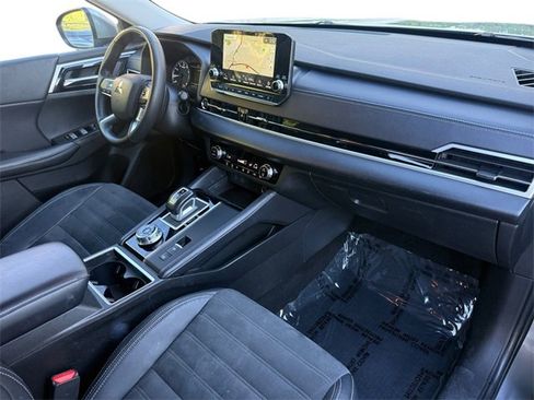 Used 2023 Mitsubishi Outlander ES image 23