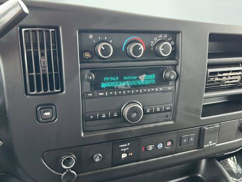 Used 2020 Chevrolet Express 3500 LT w/ LT Preferred Equipment Group RWD image 15