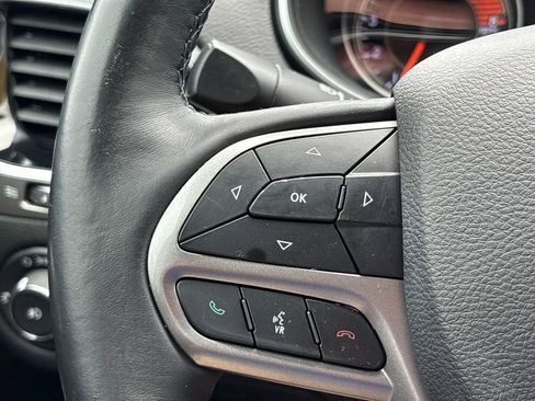 Used 2019 Jeep Cherokee Limited w/ Technology Group AWD/4WD image 20
