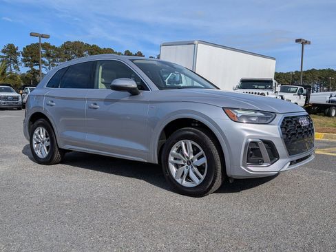 Used 2024 Audi Q5 2.0T Premium image 2