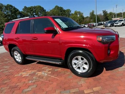 Used 2020 Toyota 4Runner SR5 image 3