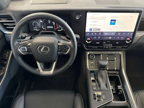 Certified 2025 Lexus GX 550 w/ Accessory Package (2T) AWD/4WD image 18