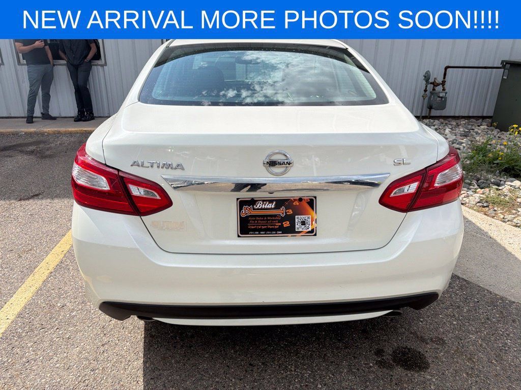Used 2016 Nissan Altima 2.5 SL w/ Moonroof Package FWD image 5