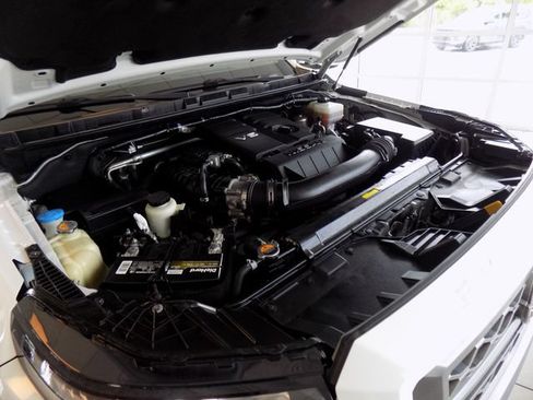Used 2022 Nissan Frontier SV w/ Technology Package RWD image 36
