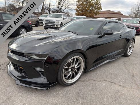 Used 2018 Chevrolet Camaro SS image 1