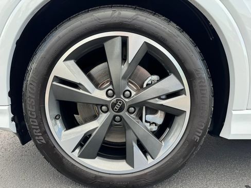 Used 2024 Audi Q4 e-tron Premium w/ Convenience Package image 19