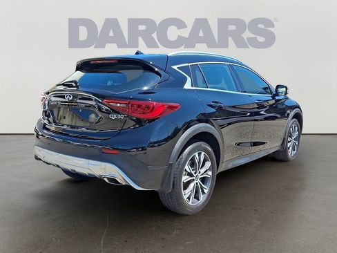Used 2018 INFINITI QX30 Premium w/ Navigation Package AWD/4WD image 6