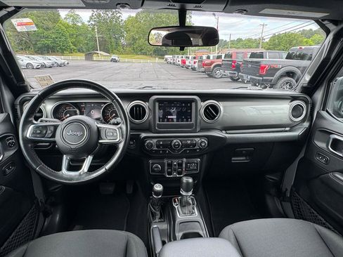 Used 2020 Jeep Wrangler Unlimited Sahara AWD/4WD image 16
