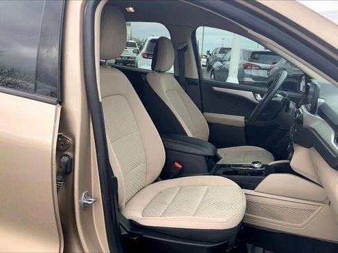 Used 2020 Ford Escape SE FWD image 7