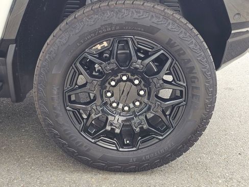 New 2026 GMC Hummer EV 4x4 Crew Cab image 9