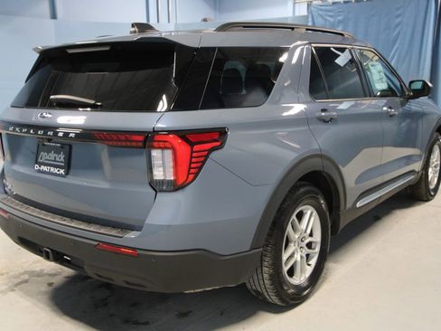Used 2025 Ford Explorer Active image 30