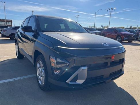 New 2026 Hyundai Kona SE image 3