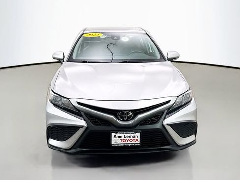 Used 2023 Toyota Camry SE image 2