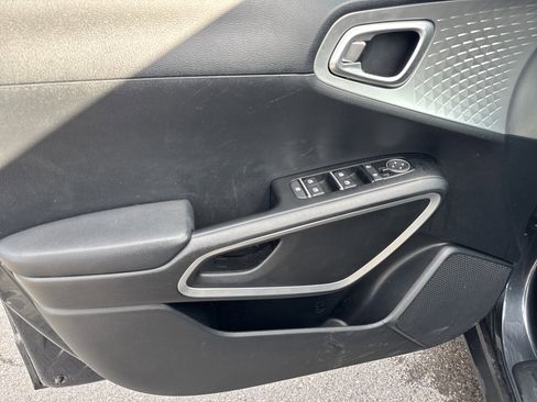 Used 2024 Kia Soul LX w/ Option Group 015 image 12