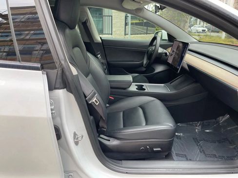 Used 2023 Tesla Model 3 Standard Range image 13