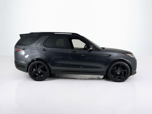 Used 2024 Land Rover Discovery Dynamic SE AWD/4WD image 6