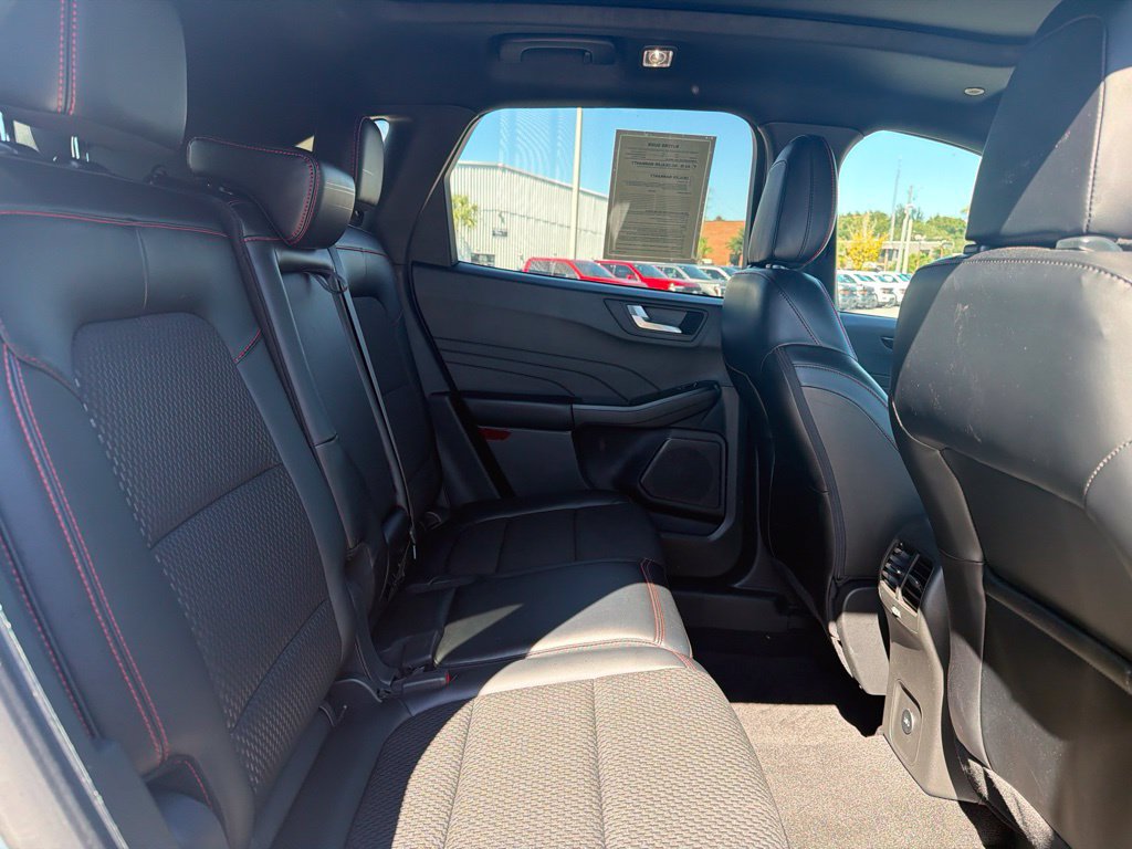 Used 2024 Ford Escape ST-Line w/ Tech Pack #1 FWD image 28