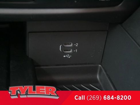New 2026 Chrysler Pacifica Pinnacle w/ Trailer Tow Group AWD/4WD image 34