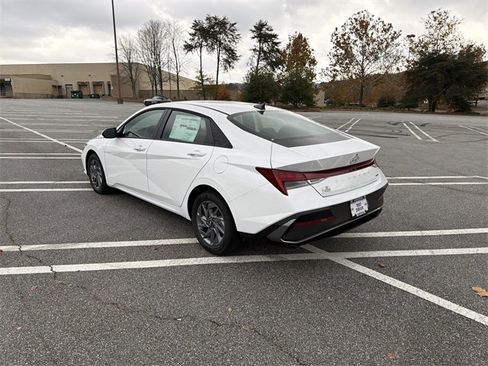 New 2026 Hyundai Elantra Blue image 5