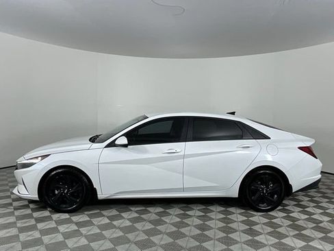 Used 2022 Hyundai Elantra SEL w/ Convenience Package FWD image 8