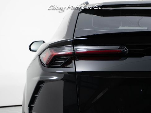 Used 2021 Lamborghini Urus AWD/4WD image 12