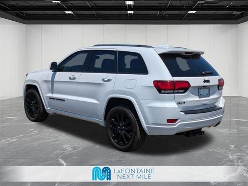 Used 2021 Jeep Grand Cherokee Altitude AWD/4WD image 3