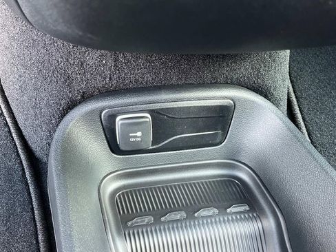 New 2026 Chrysler Pacifica Select image 25