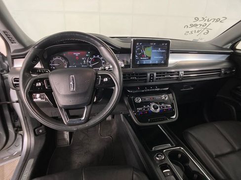 Used 2022 Lincoln Corsair AWD w/ Premium Package image 8