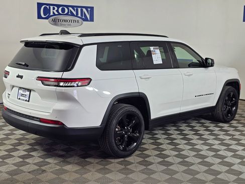 Used 2023 Jeep Grand Cherokee L Laredo AWD/4WD image 30